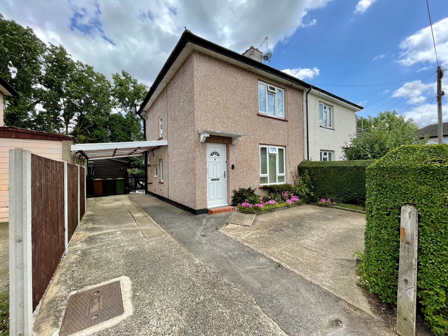 Northfield Road, Laleham, StainesuponThames, Surrey, TW18 Nevin And